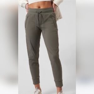 Athleta Trekkie North jogger- Olive